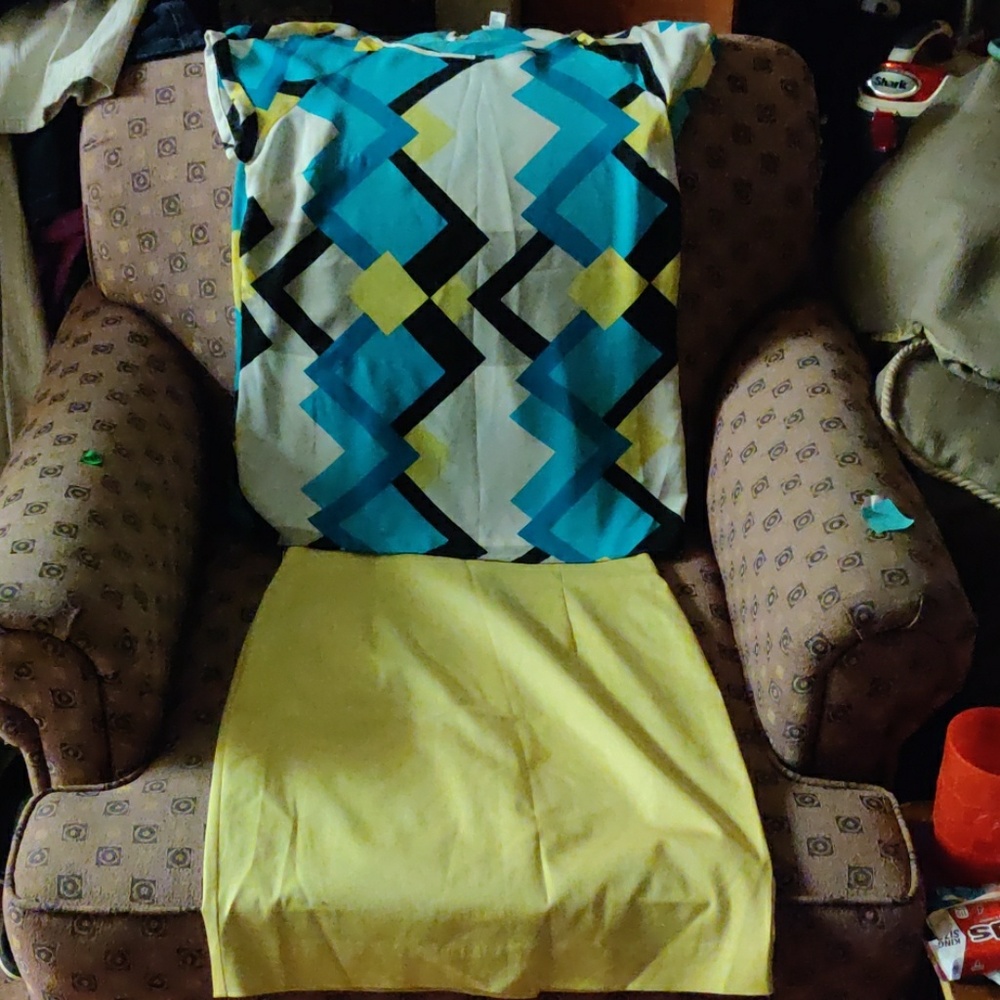 Skirt an matching top top is med